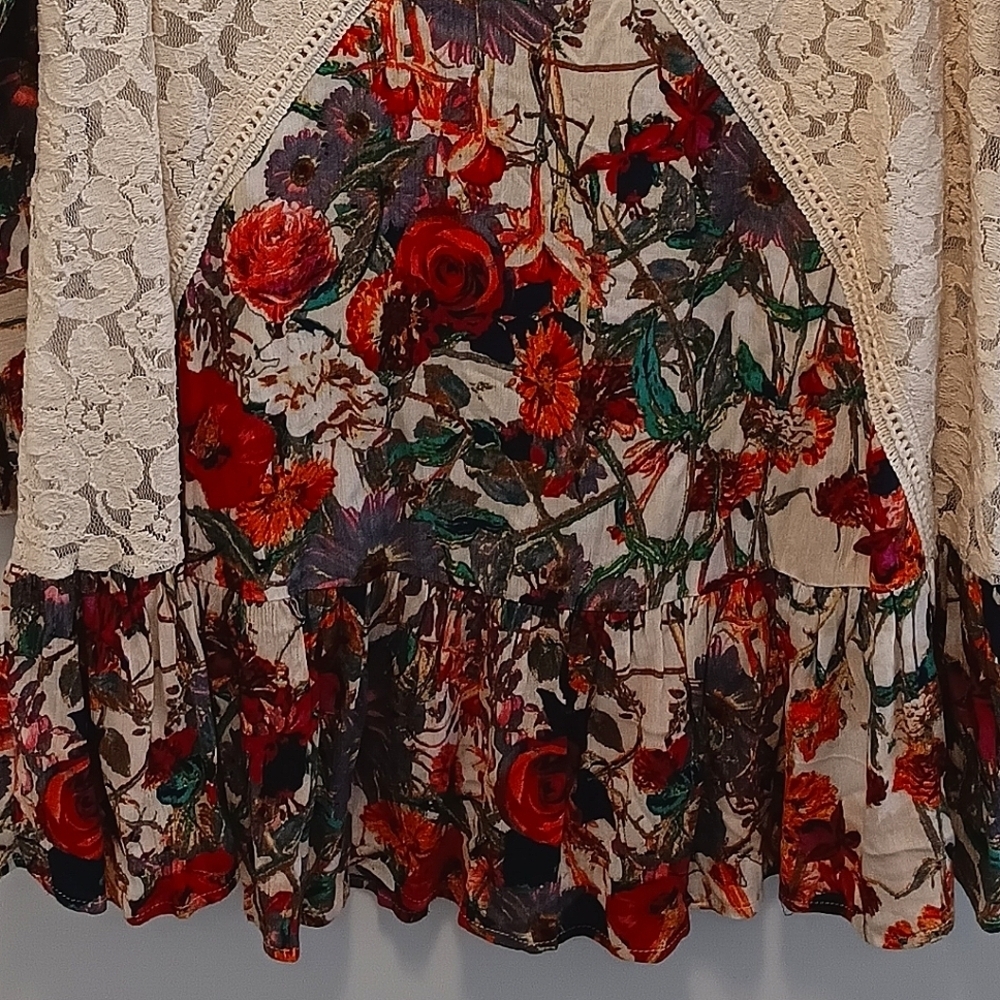 Umgee| Floral Lace Long Sleeve Dress Bell Sleeve Sz Small Tiered Boho Feminine - Picture 7 of 8